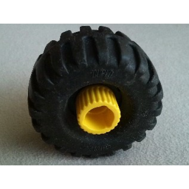 black duplo toolo wheel with yellow connector pin with black duplo toolo tire standard 6290c00 6292