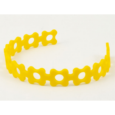 yellow plastic flower chain scala